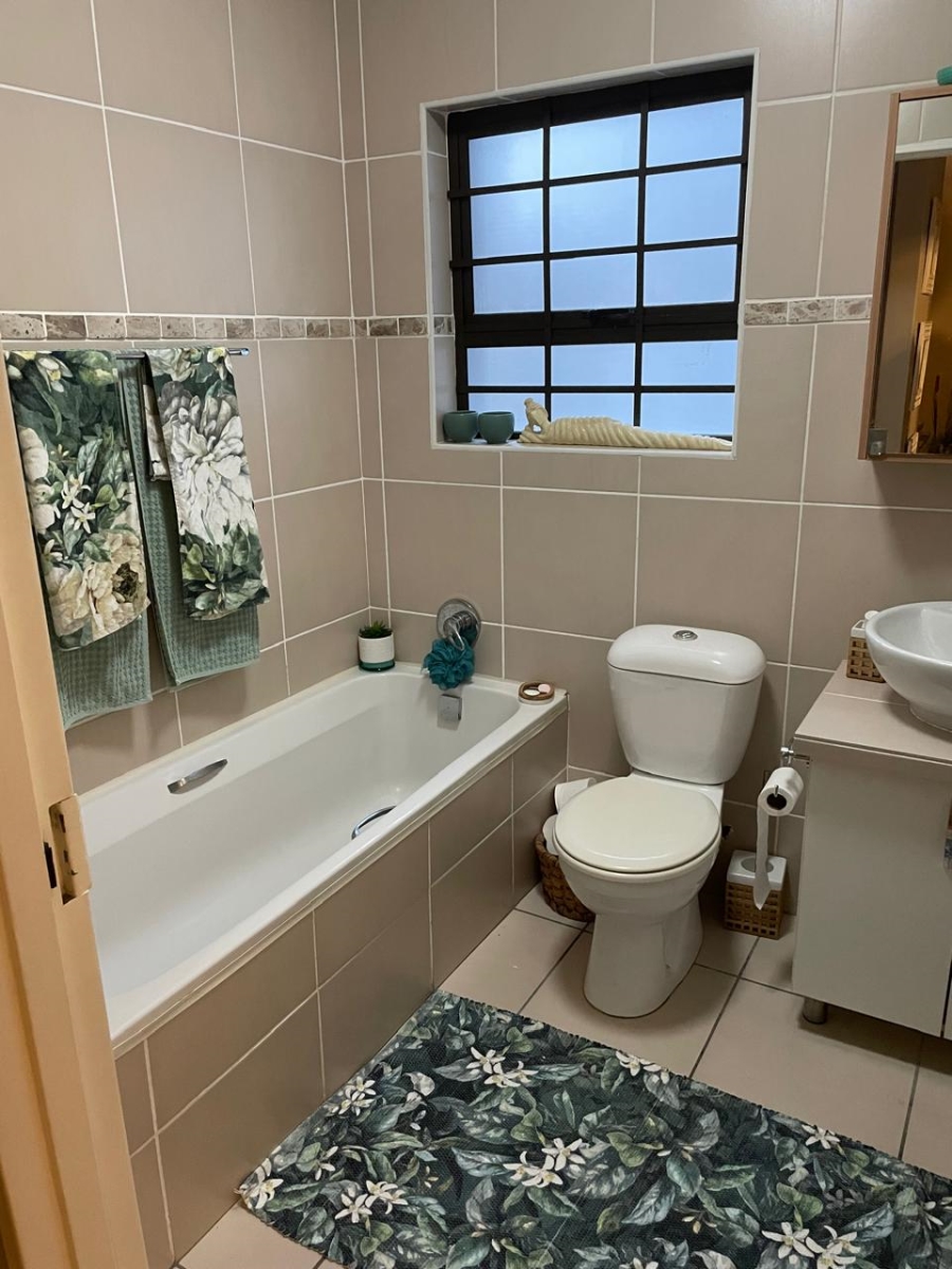2 Bedroom Property for Sale in Sherwood Eastern Cape